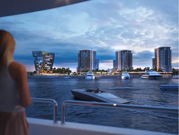 ساحة بورتسايد في ميناء راشد من إلينغتون للبيع